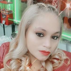 Meet your Posher, Bella